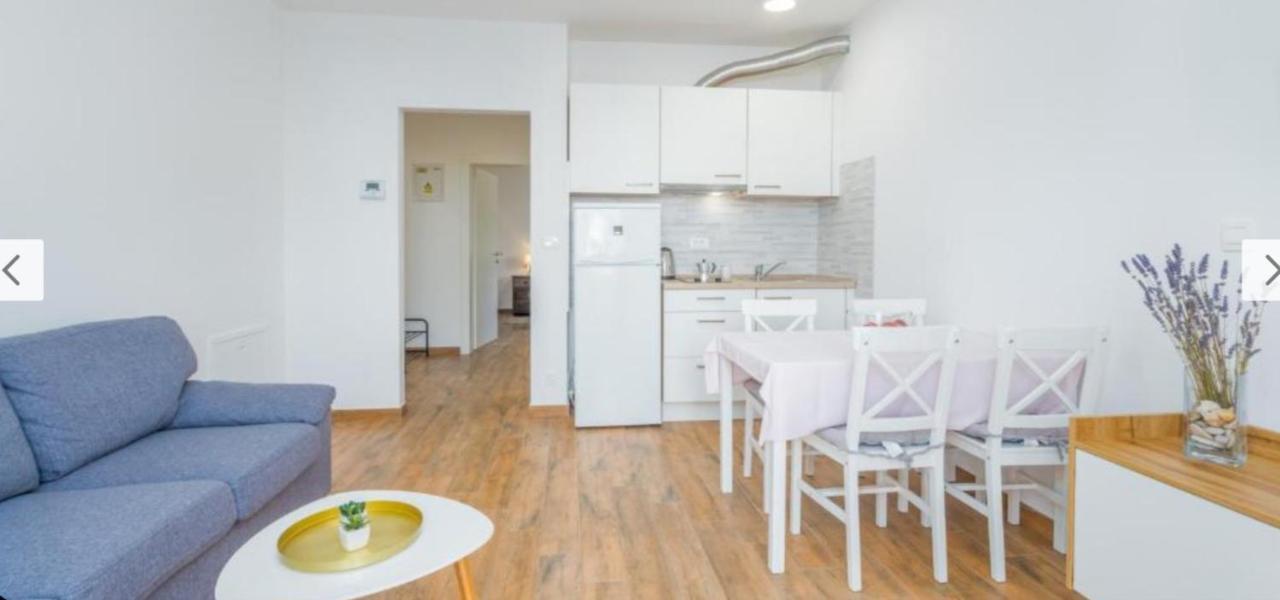 Apartma Sara *