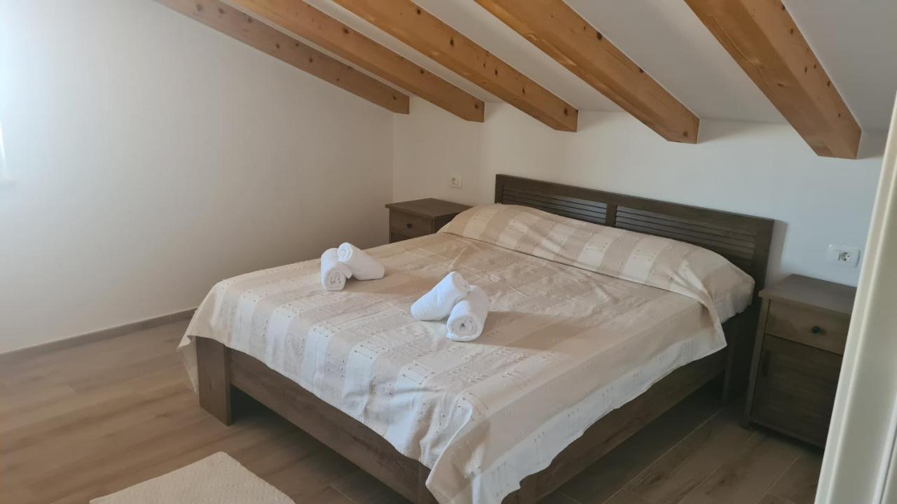 Apartma Sara
